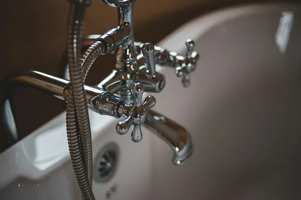 Replacing ceramic tap disc washer to stop continuous water dripping